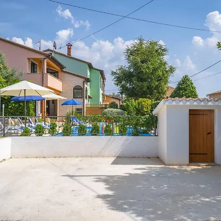 Rustic Margerita With Pool In Porec Villa Kaštelir