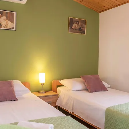 Villa Rustic Margerita With Pool In Porec *